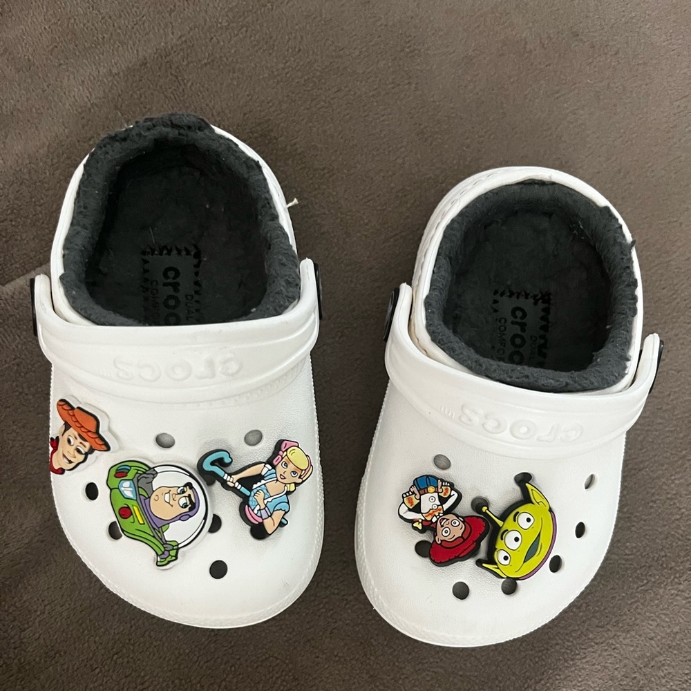 White warm toddler crocs